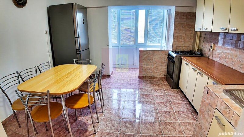 Vanzare apartament 4 camere in zona Unirii - Coposu, metrou